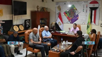 اجتماع شامل في مدينة العاشر لمراقبة المشاريع الخدمية