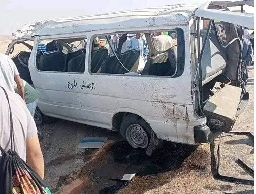 10 مصابين إثر انقلاب سيارة في منطقة النزهة 10 مصابين إثر انقلاب سيارة في منطقة النزهة