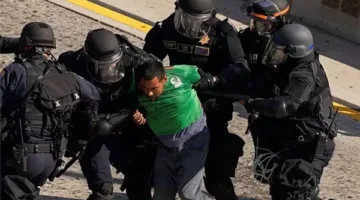 شرطة لوس أنجلوس توقف متظاهرين خالفوا قرار حظر التجوال