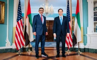 عبدالله بن زايد يجتمع بوزير الخارجية الأمريكي لمناقشة العلاقات الاستراتيجية والتطورات في المنطقة.