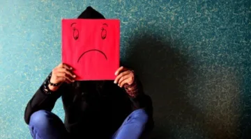 رُهاب السعادة: اضطراب نفسي يؤثر سلباً على الراحة النفسية.. فيديو