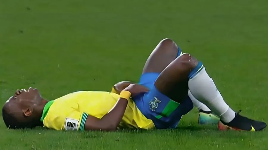 عاجل | بعد تعرضه للإصابة مع منتخب البرازيل.. خطر جديد يواجه ريال مدريد قبل انطلاق المونديال عاجل | بعد تعرضه للإصابة مع منتخب البرازيل.. خطر جديد يواجه ريال مدريد قبل انطلاق المونديال