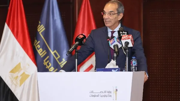 وزير الاتصالات يشارك في احتفال تخرج أول دفعة من برنامج “التكنولوجيا والقانون” وإطلاق نسخته الرقمية وزير الاتصالات يشارك في احتفال تخرج أول دفعة من برنامج “التكنولوجيا والقانون” وإطلاق نسخته الرقمية