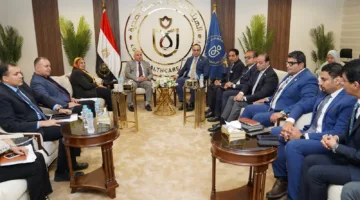 رئيسا هيئة الرعاية الصحية وشركة الخدمات الطبية يشاركان في توقيع اتفاقية تعاون مشترك