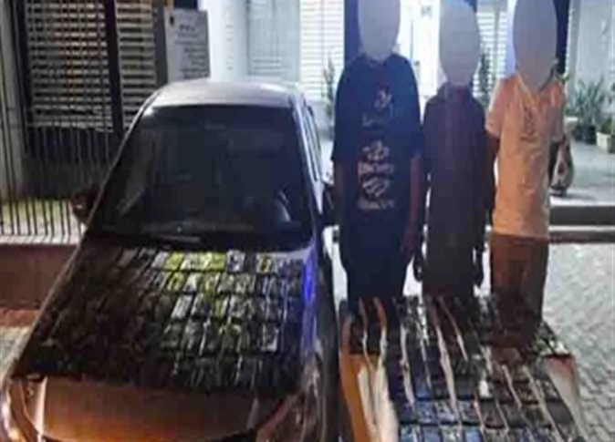 وزارة الداخلية: مقتل عنصرين وضبط 734 كيلوغرامًا من المخدرات و72 سلاحًا ناريًا في أسيوط والمنيا وزارة الداخلية: مقتل عنصرين وضبط 734 كيلوغرامًا من المخدرات و72 سلاحًا ناريًا في أسيوط والمنيا