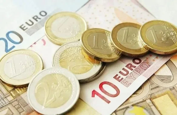 سعر اليورو مقابل الجنيه المصري اليوم الأربعاء 11 يونيو 2025 في البنوك: استقرار ملحوظ سعر اليورو مقابل الجنيه المصري اليوم الأربعاء 11 يونيو 2025 في البنوك: استقرار ملحوظ