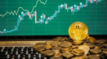تقلبات في سعر بيتكوين رغم العلامات الإيجابية في سوق الأصول الرقمية
