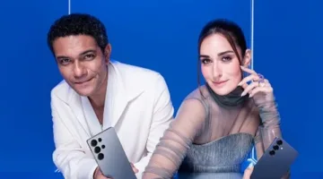 آسر ياسين يؤدي أغانيه في زفاف أمينة خليل في اليونان (فيديو)