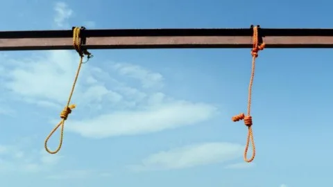 إيران تنفذ حكم الإعدام بحق شخص أُدين بقتل سبعة خلال مظاهرة في عام 2022
