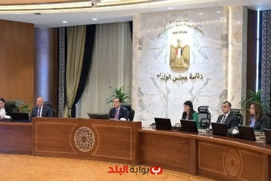 بدأ الاجتماع الأسبوعي للحكومة بالتزامن مع مؤتمر صحفي يكشف فيه رئيس الوزراء عن آخر التطورات. بدأ الاجتماع الأسبوعي للحكومة بالتزامن مع مؤتمر صحفي يكشف فيه رئيس الوزراء عن آخر التطورات.