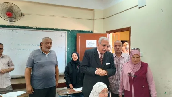 ضمان حق كل طالب: وكيل تعليم القليوبية يشرف على تصحيح امتحانات الشهادة الإعدادية ضمان حق كل طالب: وكيل تعليم القليوبية يشرف على تصحيح امتحانات الشهادة الإعدادية