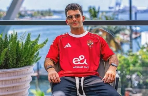 زيزو يتجاوز الزمالك على “إنستغرام” ويكشف تفاصيل مثيرة بعد مغادرته زيزو يتجاوز الزمالك على “إنستغرام” ويكشف تفاصيل مثيرة بعد مغادرته