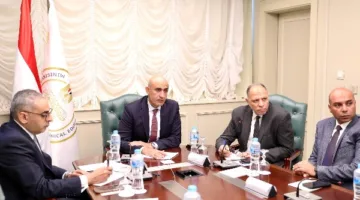 تأمين لجان امتحانات الثانوية العامة 2025 وتفتيش الطلاب عند المدخل.