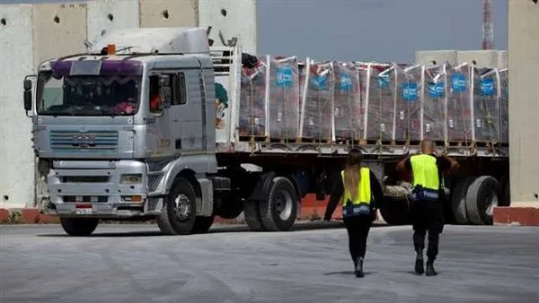 إسرائيل: دخول 108 شاحنات تحمل مساعدات إنسانية إلى غزة إسرائيل: دخول 108 شاحنات تحمل مساعدات إنسانية إلى غزة