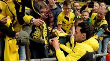 دورتموند ينظم حفلاً لتوديع مدافعه السابق هوميلز