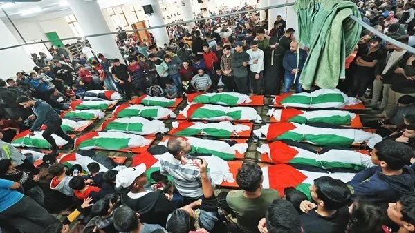 43 شهيدًا جراء نيران الاحتلال في قطاع غزة منذ فجر اليوم، بينهم 26 من المنتظرين للمساعدات 43 شهيدًا جراء نيران الاحتلال في قطاع غزة منذ فجر اليوم، بينهم 26 من المنتظرين للمساعدات