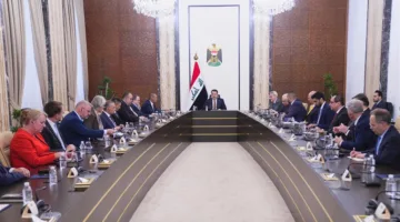 السوداني يبرز أهمية موقع العراق الاستراتيجي في المنطقة وضرورة التعاون مع الدول الصديقة.