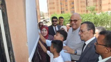 محافظ القليوبية يدشّن مخبزاً نصف آلياً حديثاً في الخانكة