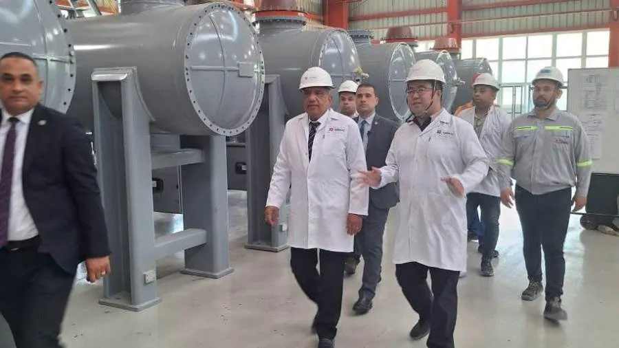 وزير الكهرباء والطاقة المتجددة يقوم بزيارة ميدانية لمصانع شركة “اكس دى إجيماك” في محافظة السويس. وزير الكهرباء والطاقة المتجددة يقوم بزيارة ميدانية لمصانع شركة “اكس دى إجيماك” في محافظة السويس.