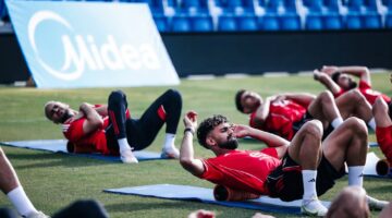انتقال لاعب الأهلي إلى الزمالك بعد التواصل مع وكيله.. شوبير يكشف التفاصيل