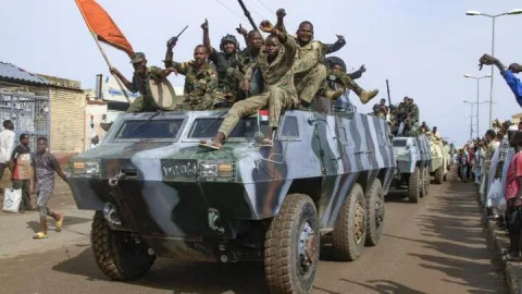 قوات الدعم السريع تفرض سيطرتها على المثلث الحدودي للسودان ومصر وليبيا والجيش يتراجع منه قوات الدعم السريع تفرض سيطرتها على المثلث الحدودي للسودان ومصر وليبيا والجيش يتراجع منه