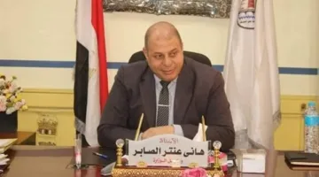 وكيل تعليم قنا يقوم بجولة في مكاتب إدارات ديوان المديرية لمراقبة تقدم العمل