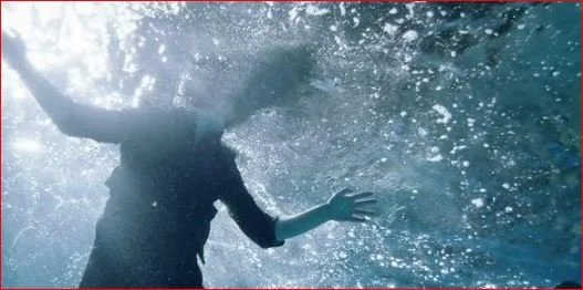 استعادة جثة طفل غريق في قرية العمار بالقليوبية استعادة جثة طفل غريق في قرية العمار بالقليوبية