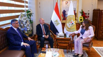 وزيرة التنمية المحلية تواصل مع محافظي القاهرة والجيزة متابعة المشروعات التنموية