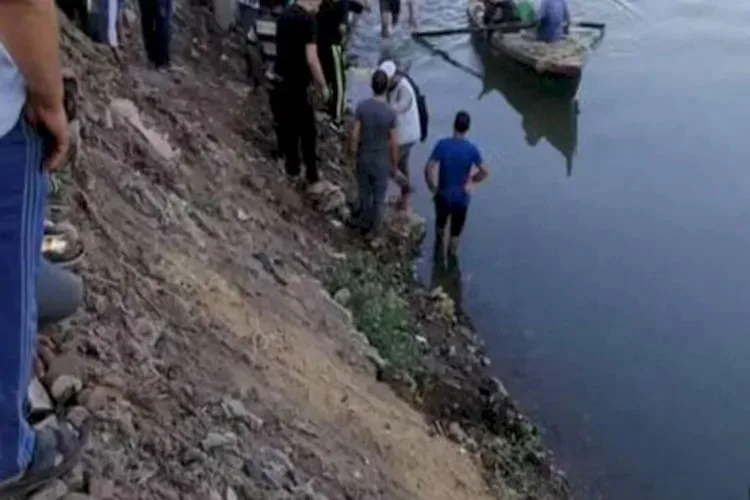إذن دفن جثمان شاب وجد في مياه النيل في المنيا إذن دفن جثمان شاب وجد في مياه النيل في المنيا