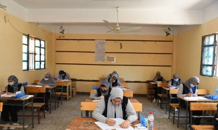 نماذج توجيهية لطلاب الثانوية العامة 2025.. أسئلة وإجابات محورية للاختبار نماذج توجيهية لطلاب الثانوية العامة 2025.. أسئلة وإجابات محورية للاختبار
