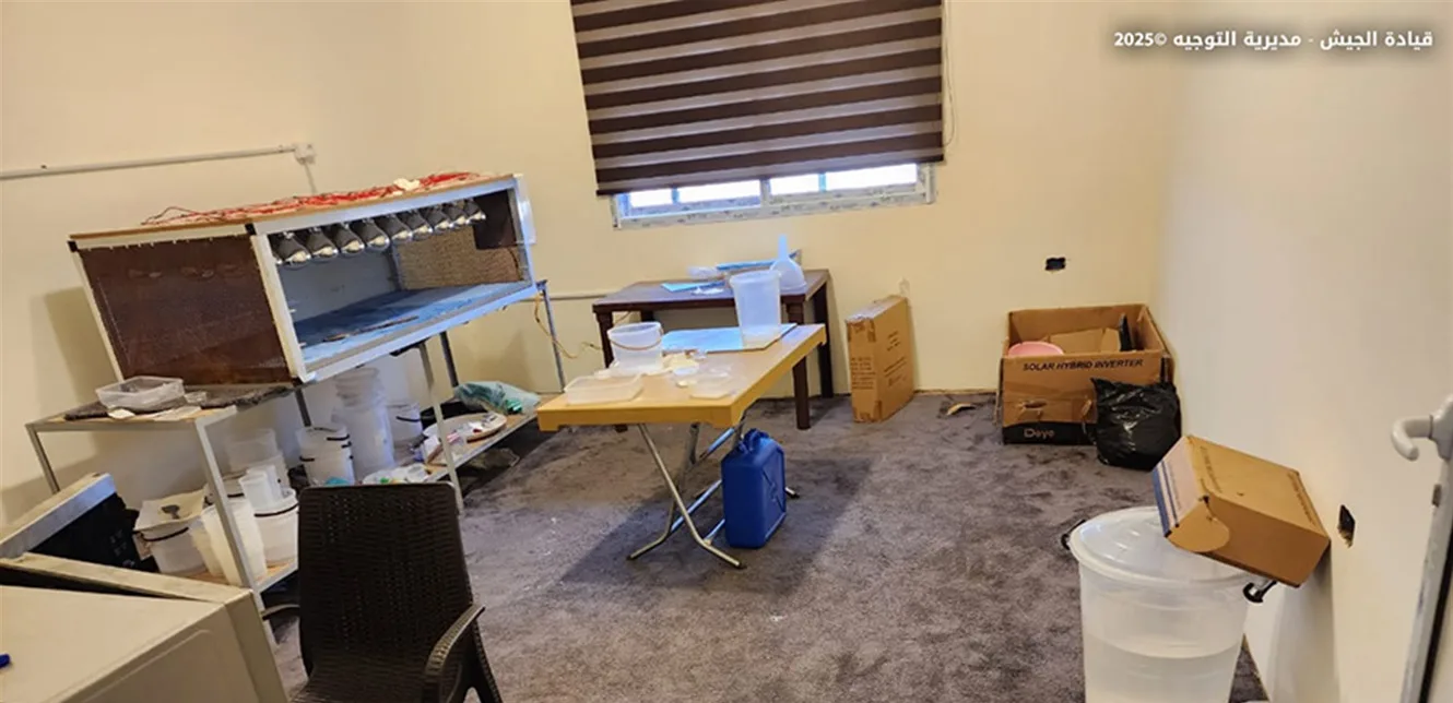 الجيش ينفذ مداهمات لمنازل مطلوبين في زحلة وبعلبك.. وصور توضح ما تم ضبطه الجيش ينفذ مداهمات لمنازل مطلوبين في زحلة وبعلبك.. وصور توضح ما تم ضبطه