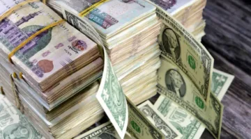خبير اقتصادي يوضح عوامل تحسين قيمة الجنيه مقابل الدولار