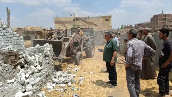 إزالة 5 مخالفات تخص الاعتداء على الأراضي الزراعية في الشرقية إزالة 5 مخالفات تخص الاعتداء على الأراضي الزراعية في الشرقية