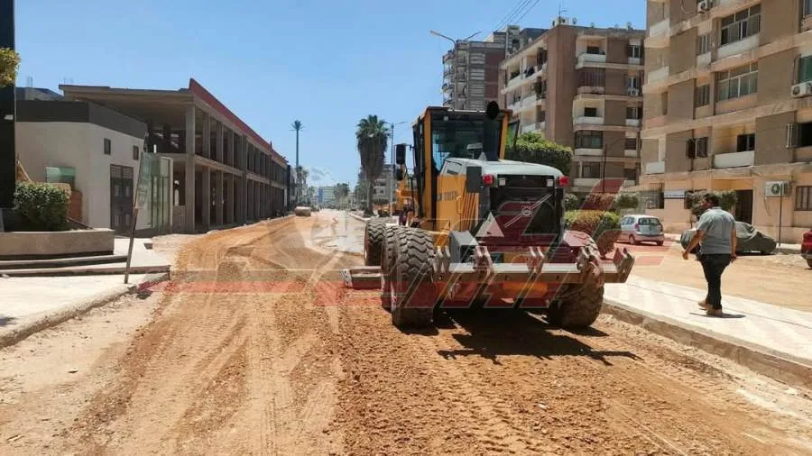 تعبيد مجموعة من الطرق في مدينة كفر الشيخ تعبيد مجموعة من الطرق في مدينة كفر الشيخ