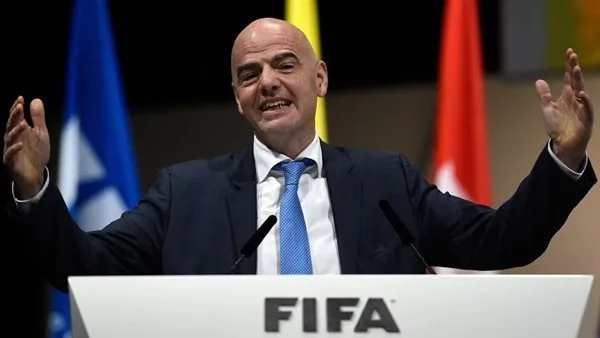 إنفانتينو: الأهلي حقق إنجازًا تاريخيًا بكونه أول من يطلق صافرة البداية في المونديال. إنفانتينو: الأهلي حقق إنجازًا تاريخيًا بكونه أول من يطلق صافرة البداية في المونديال.