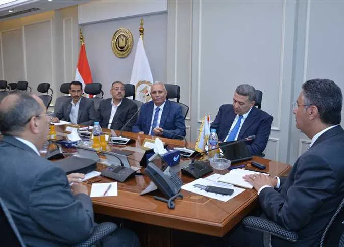 وزير التموين يلتقي بممثلي قطاع المواد الغذائية ونقابة بقالة التموين وشباب مشروع “جمعيتي” في الجيزة وزير التموين يلتقي بممثلي قطاع المواد الغذائية ونقابة بقالة التموين وشباب مشروع “جمعيتي” في الجيزة