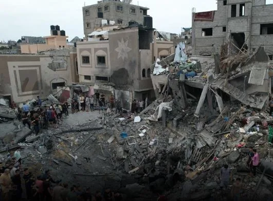 رئيس وزراء فلسطين يناقش مع المبعوث الأوروبي جهود التهدئة في غزة رئيس وزراء فلسطين يناقش مع المبعوث الأوروبي جهود التهدئة في غزة