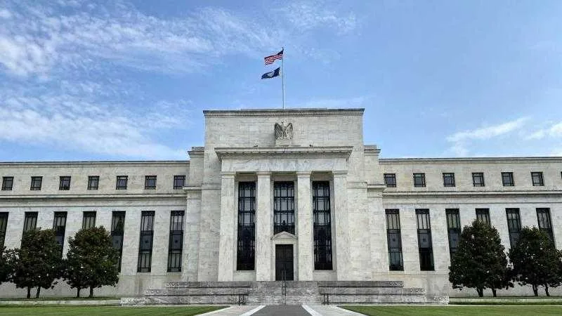 ترامب يدعو مجلس الاحتياطي الفيدرالي لتقليص سعر الفائدة بنسبة نقطة مئوية كاملة ترامب يدعو مجلس الاحتياطي الفيدرالي لتقليص سعر الفائدة بنسبة نقطة مئوية كاملة
