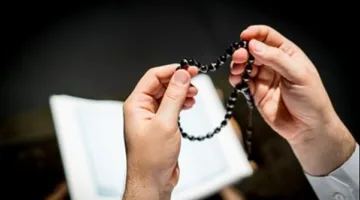 هل يُسمح بالاستغفار بنية تحقيق طلب محدد؟.. أمين الفتوى يوضح الأمر