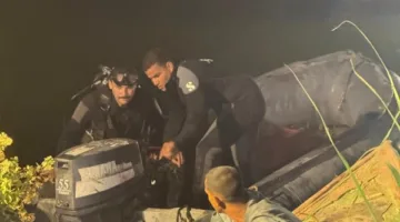 بعد 40 ساعة من البحث.. فرق الإنقاذ النهري تتمكن من استعادة جثة سيدة من ضحايا سقوط تروسيكل في نهر النيل بأسيوط