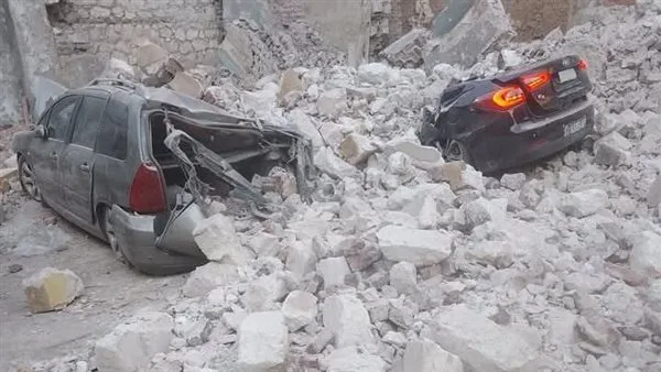 عاجل.. collapsing building on Al-Husseini Street in Minya. عاجل.. collapsing building on Al-Husseini Street in Minya.