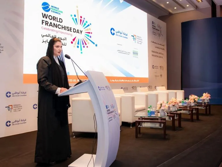 الفرنشايز في الإمارات: عائدات سنوية تفوق 100 مليار درهم الفرنشايز في الإمارات: عائدات سنوية تفوق 100 مليار درهم
