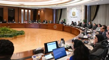 رئيس الوزراء: اختتام السنة المالية ضمن الحدود المحددة للديون الخارجية دون أي ارتفاع