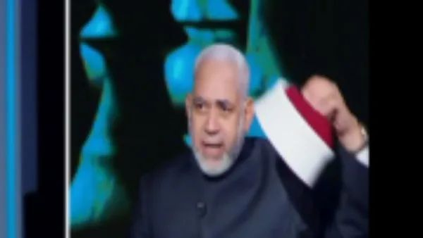 تحريض على الجريمة: أزهري يغضب بسبب كلمات أغنية وينزع عمامته تحريض على الجريمة: أزهري يغضب بسبب كلمات أغنية وينزع عمامته