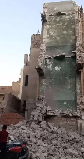 محافظ المنيا يطلب اتخاذ إجراءات سريعة بشأن انهيار جزئي لعمارة في شارع الحسيني بمدينة المنيا