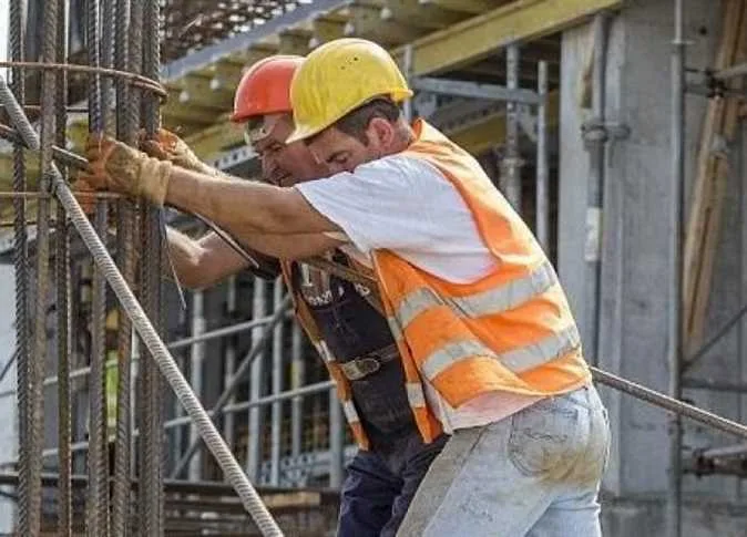 أسعار الحديد والأسمنت في سوق مواد البناء اليوم الخميس، 12 يونيو 2025