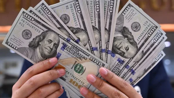 سعر الدولار أمام الجنيه اليوم الخميس بشكل رسمي