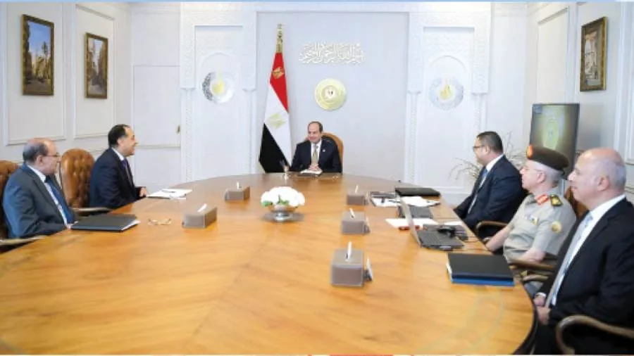 الرئيس يؤكد على إنجاز مشروعات “حياة كريمة” ضمن الجداول الزمنية المحددة دون تأخير الرئيس يؤكد على إنجاز مشروعات “حياة كريمة” ضمن الجداول الزمنية المحددة دون تأخير