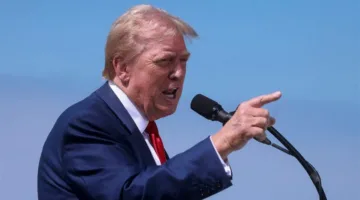 بعد إبعاد العاملين من الشرق الأوسط.. ترامب يوضح الموقف!