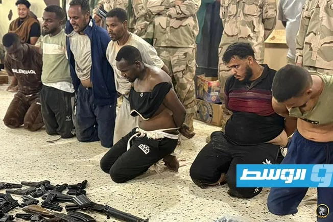 «القيادة العامة» تكشف عن القبض على مهربين عند حدود السودان ومصر «القيادة العامة» تكشف عن القبض على مهربين عند حدود السودان ومصر